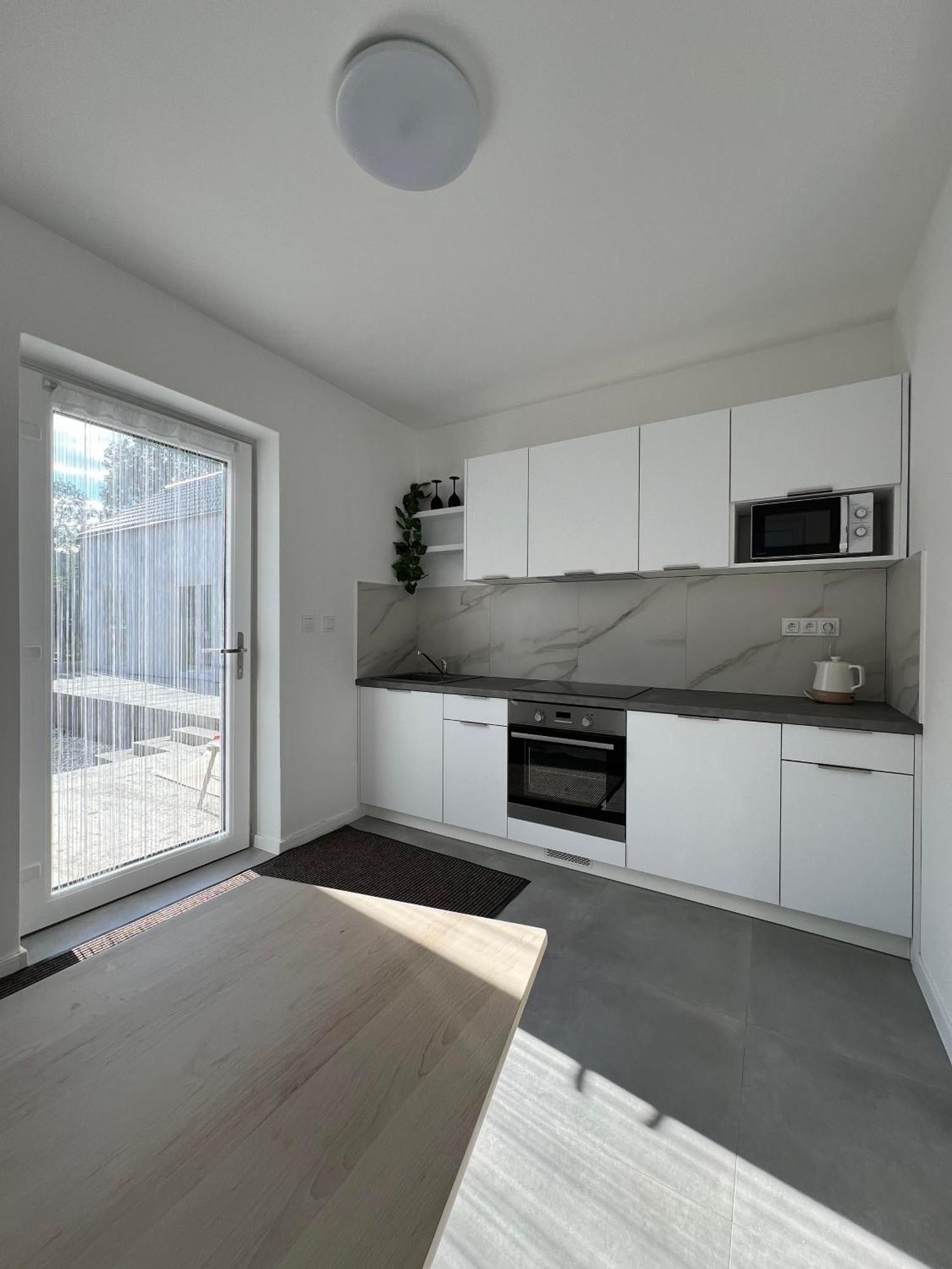 Turčianske Teplice 2 Moderne Apartmany 19 A 95 V Sukromi V Centre Mesta מראה חיצוני תמונה